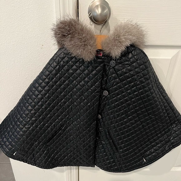 Baby Unisex Billionaire Puffer Shawl - Picture 10 of 11